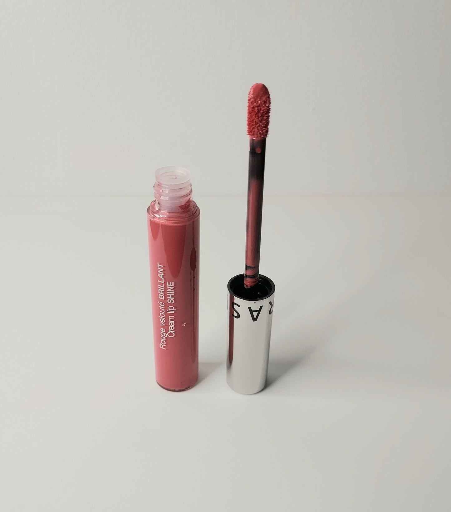 Gloss cream "Lip Shine"