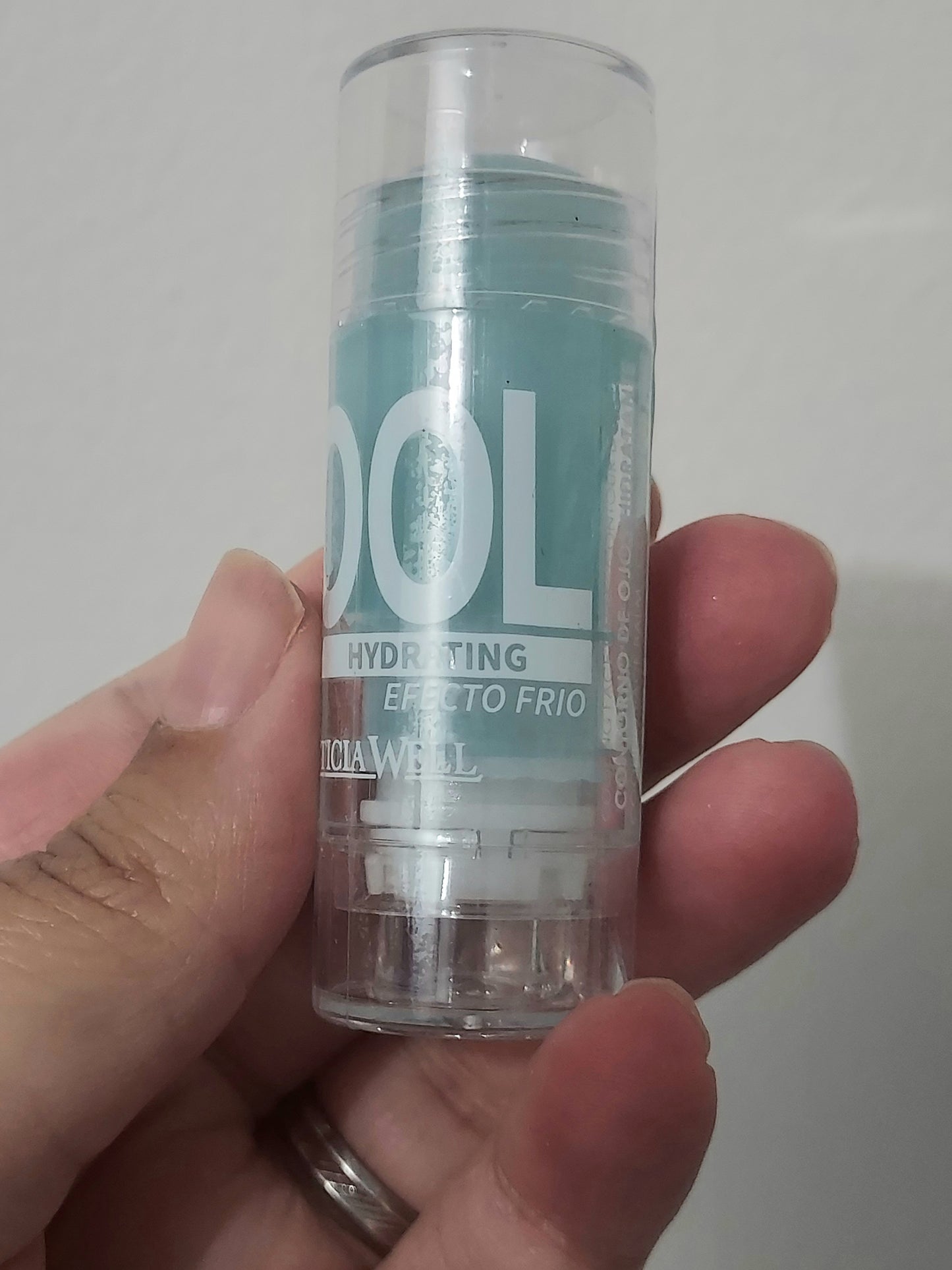 Contour des yeux hydratant et rafraîchissant