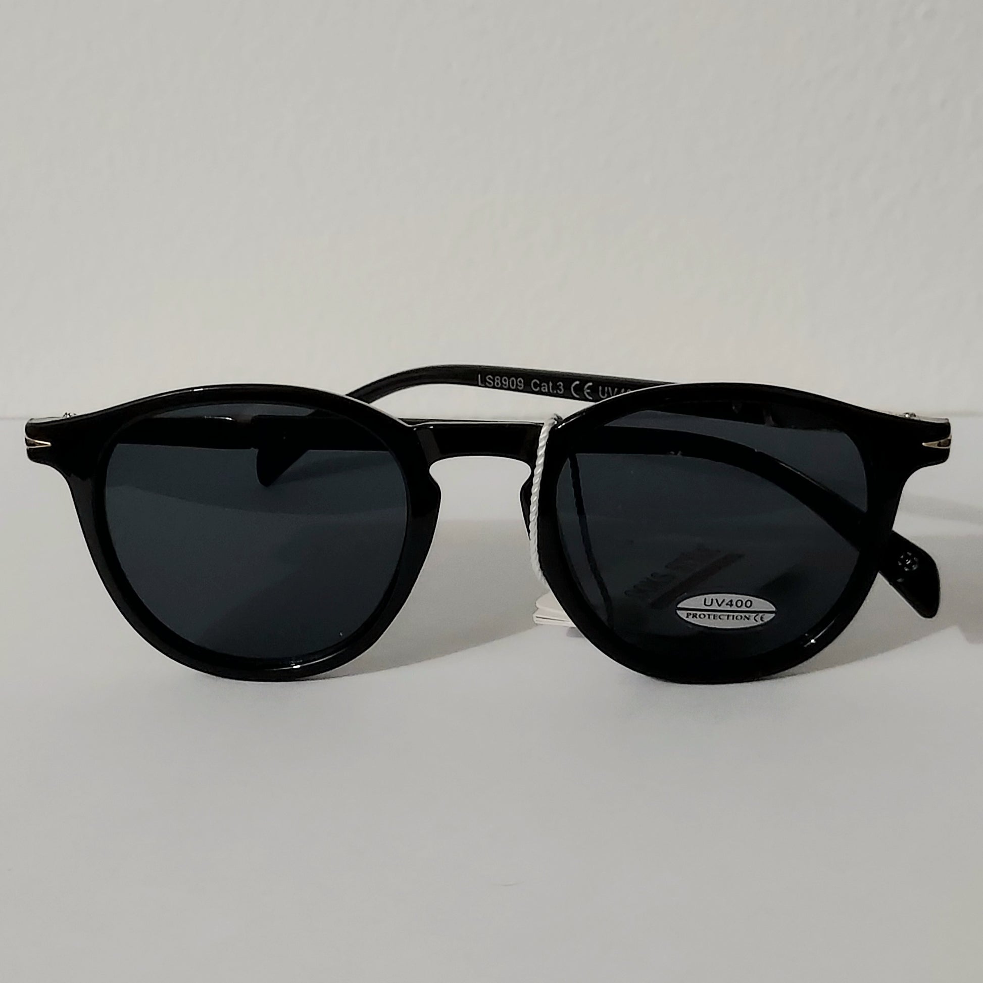 Lunettes de soleil LunellaB Urban Shield mixte avec verres UV400, monture noire élégante et design moderne.