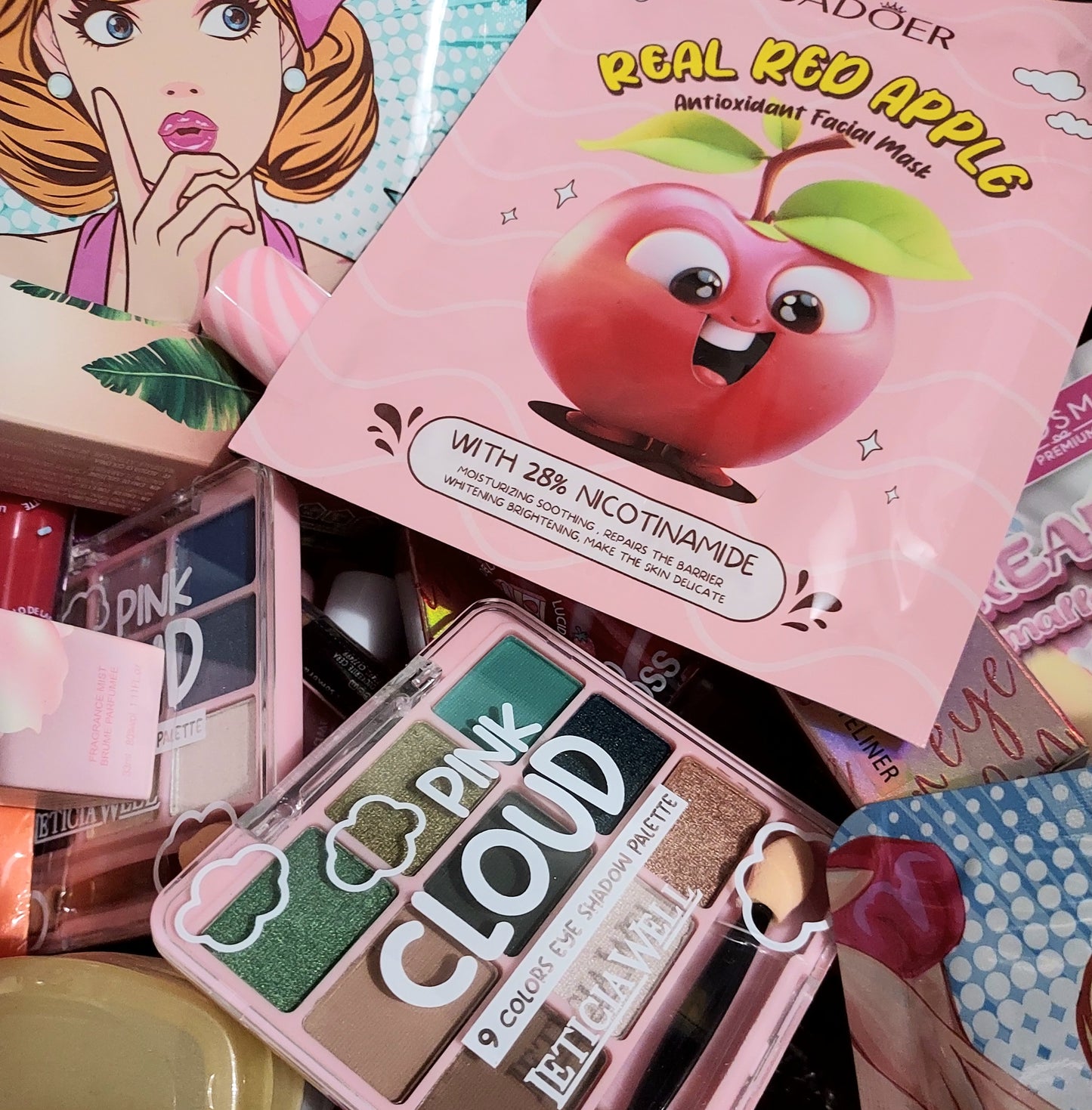 Boîte Mystère LunellaB avec contenu surprise, illustrée par une image colorée et mystérieuse.