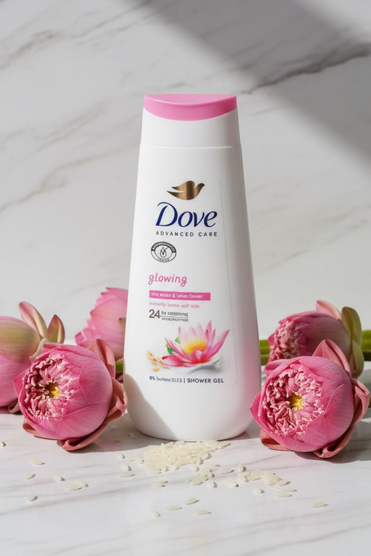 Gel douche crème Glowring Dove dans un flacon de 225 ml, avec texture douce et hydratante visible dans l'image.